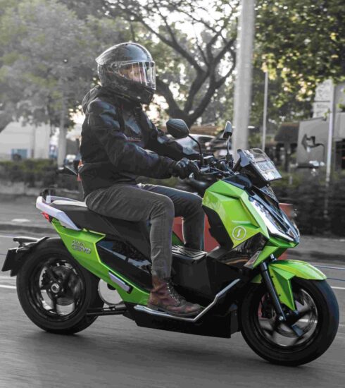 MOtor listrik ALVA meriahkan IMOS 2025 dengan diskon.