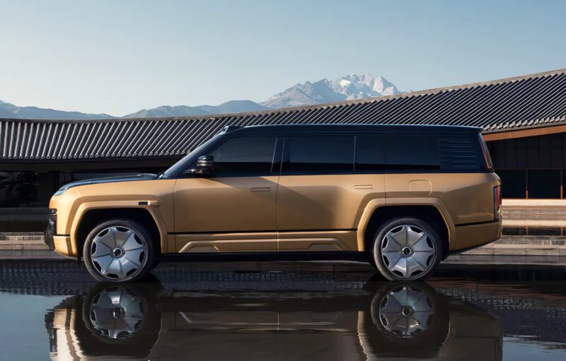 BYD Yangwang dibuat dengan kelegaan dan kelengkapan fitur yang mumpuni. 