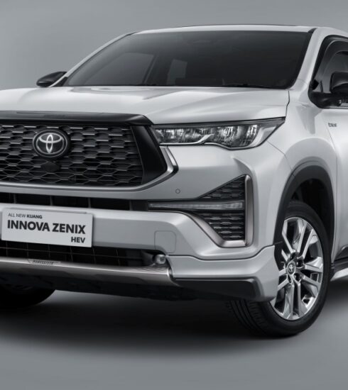 Toyota Kijang Innova Zenix HEV 2025