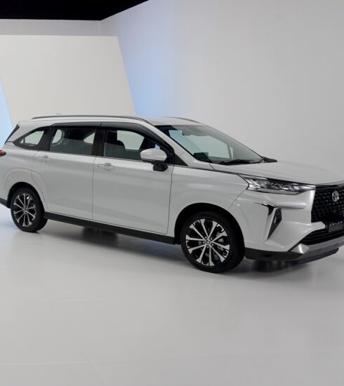 Toyota VEloz Hybrid akan segera hadir di Indonesia.