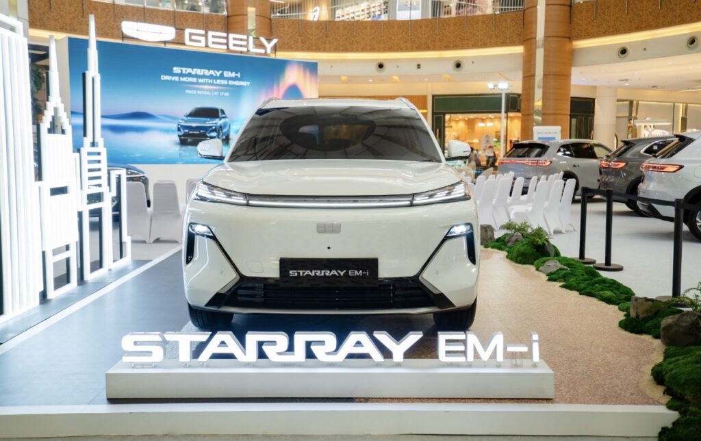 Fitur Geely Starray cukup lengkap. Layanan aftersales-nya juga menarik. 